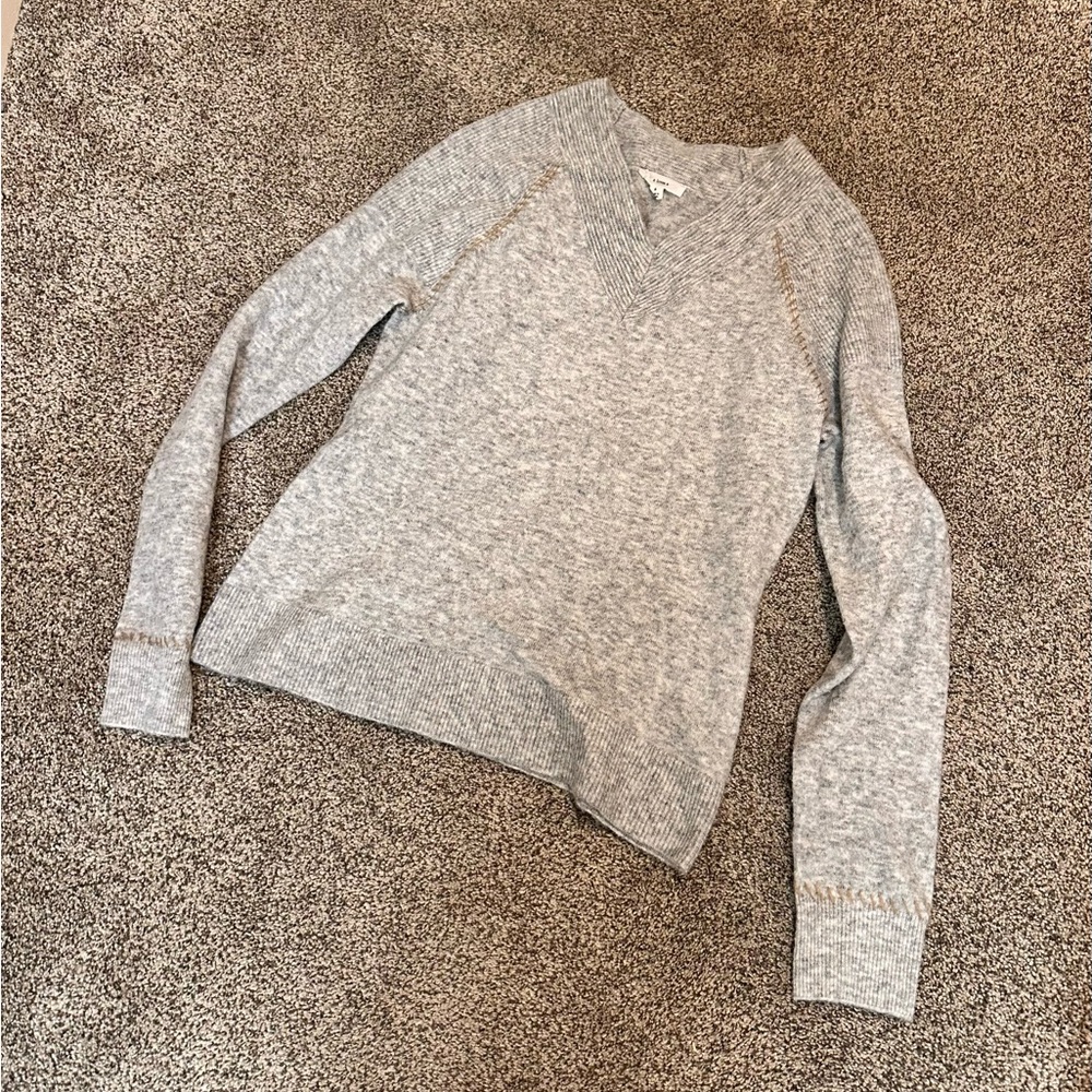 A loves a women Sweater small - Picture 9 of 10